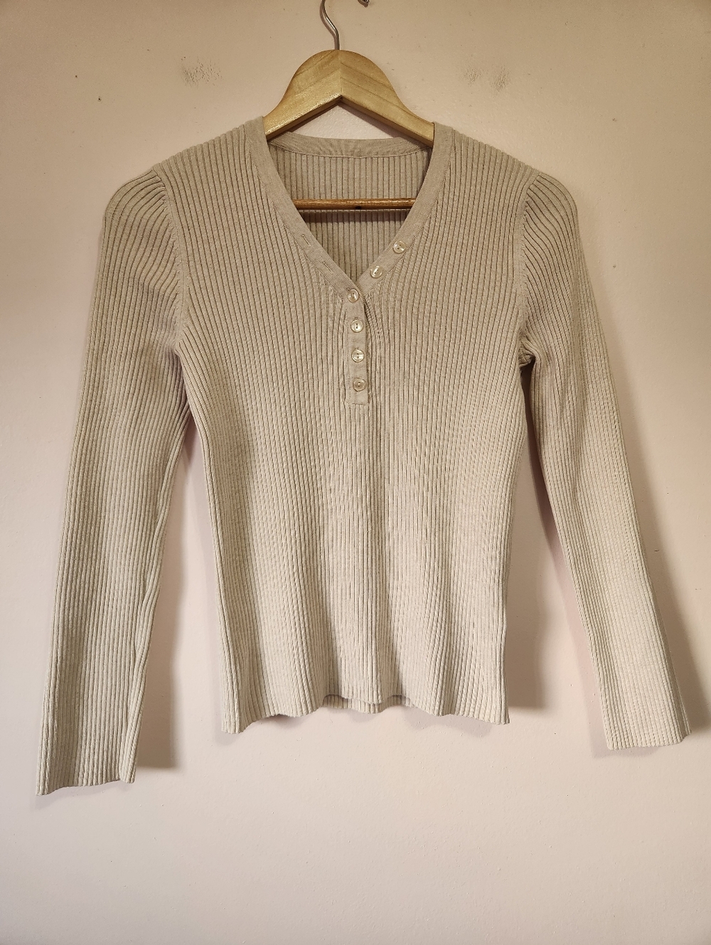 Old Navy Vintage Y2K Oatmeal Ribbed Henley Long Sleeve Top Beige Medium Like New